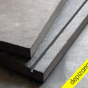 Pizarra vierteaguas de pizarra natural con goterón. Pizarra 6 caras serradas. Canto recto y canto matado.