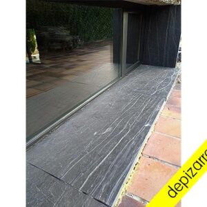 Pizarra vierteaguas piedra natural. Precio vierteaguas pizarra. Placa de pizarra natural de León para vierteaguas y alféizar.