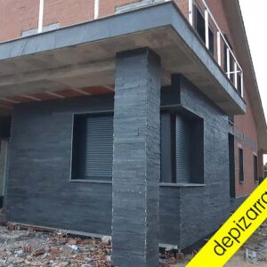 Preciosa pizarra para fachada listones.