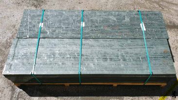 Pizarra serrada verde Pol para interiores y exteriores.